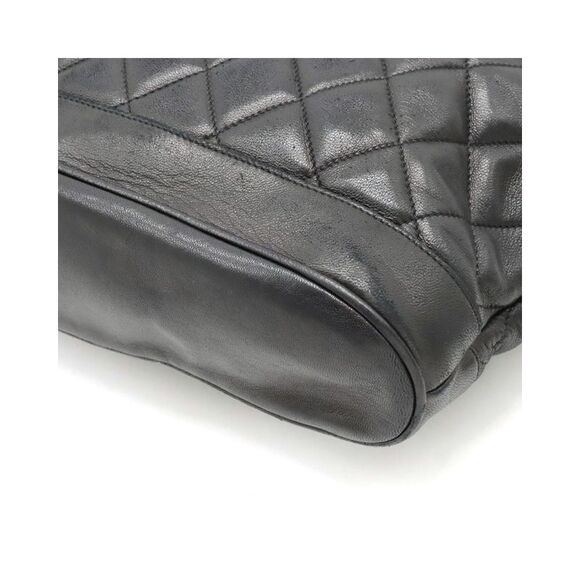 Pre Loved Chanel  255 Reissue Black Quilted Leather Shoulder Bag - Picture 3 of 8